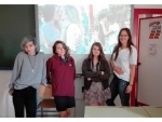 Alumnas de 1º Bachillerato explican la diversidad sexual 