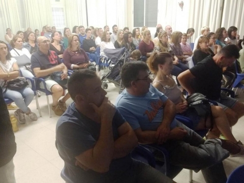 Padres y madres de los CEIP Raimundo Rivero y Reina de la Paz visitan nuestro centro