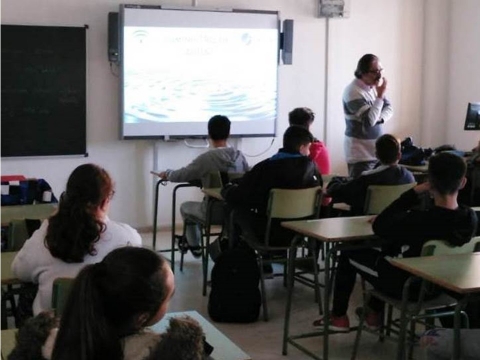 Taller de FACUA con 2º de ESO sobre el consumo de agua