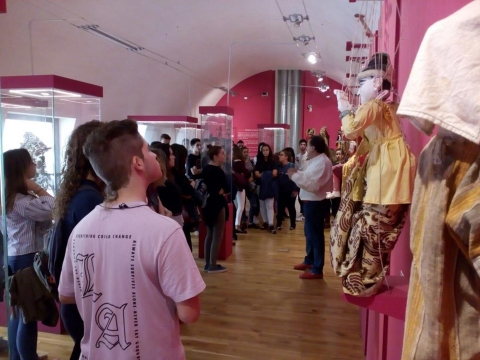 Alumnado de Bachillerato asiste a "El Rey Sol" y visita el Museo del Títere