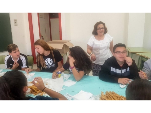 Premio de chocolate con churros para la clase más limpia