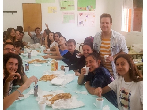 Premio de chocolate con churros para la clase más limpia