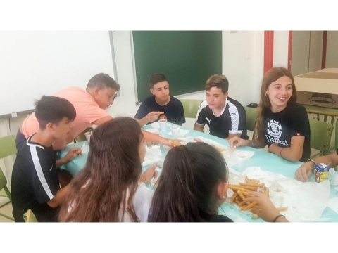 Premio de chocolate con churros para la clase más limpia