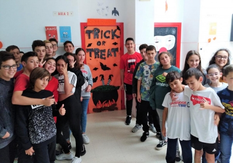 1º de ESO B gana el "Halloween door decorating contest" 