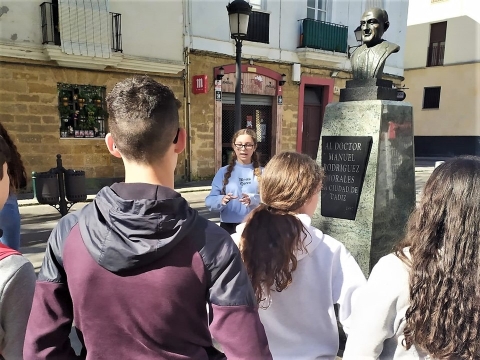 4º de ESO enseña la Ruta de la Pepa a alumnado del IES Moraima (Loja)