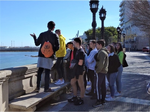 4º de ESO enseña la Ruta de la Pepa a alumnado del IES Moraima (Loja)