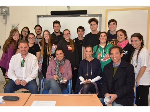 Personal de Navantia y la Concejalía de Igualdad visitan al 1º de Bachillerato de Artes Escénicas para hablarles sobre políticas de la igualdad 