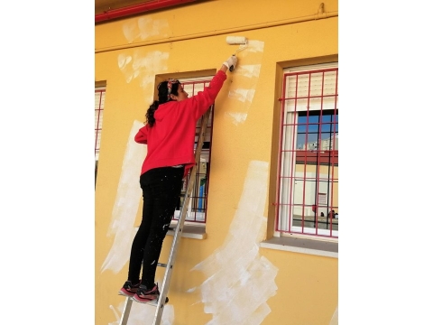 Finaliza el pintado del mural contra la violencia de género