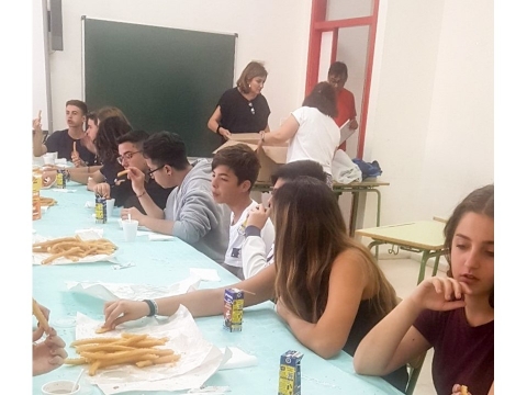 Premio de chocolate con churros para la clase más limpia