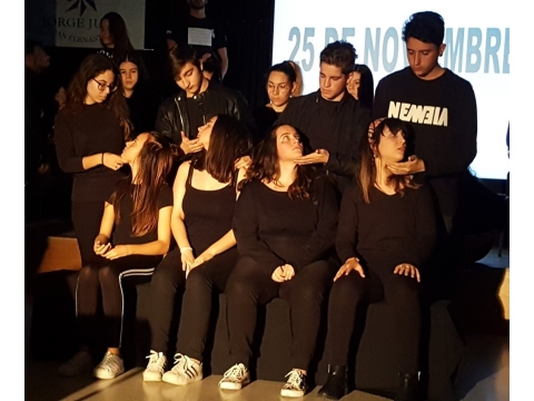 Performance: No a la violencia de género