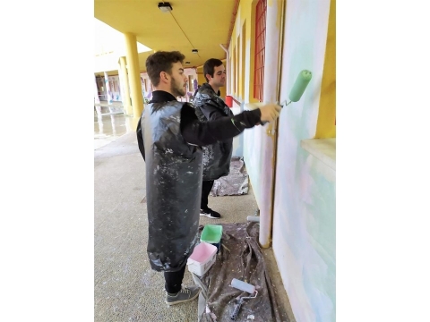 Finaliza el pintado del mural contra la violencia de género