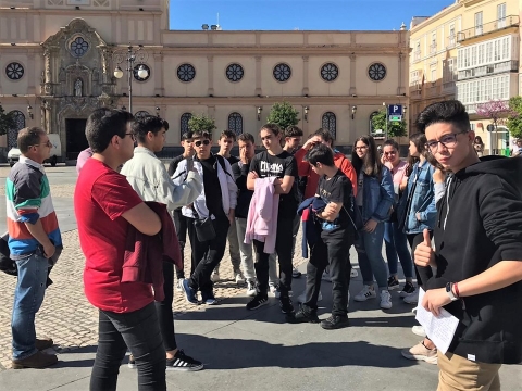 4º de ESO enseña la Ruta de la Pepa a alumnado del IES Moraima (Loja)