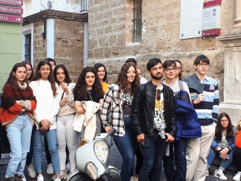 4º de ESO enseña la Ruta de la Pepa a alumnado del IES Moraima (Loja)