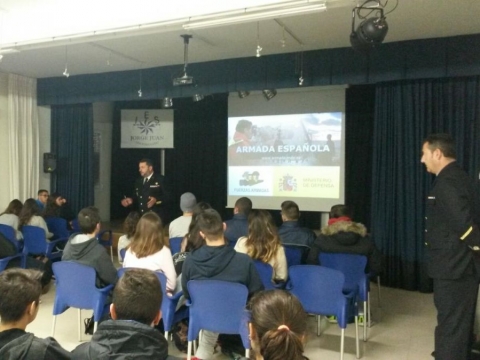 Conferencia sobre las condiciones de ingreso y el modelo de enseñanza de las Fuerzas Armadas 