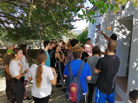 2º de Bachillerato practica senderismo y orientación en Ubrique