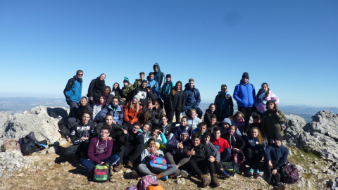 Alcanzan la cima del pico más alto de la provincia