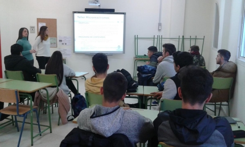 Taller sobre micromachismos en FPB